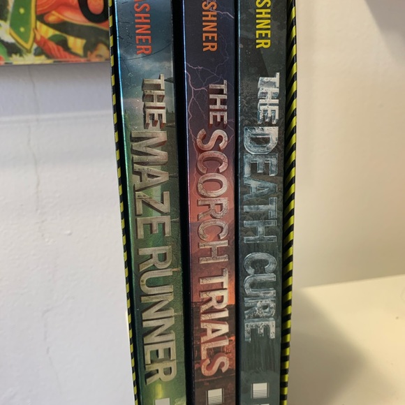 books - Picture 7 of 7